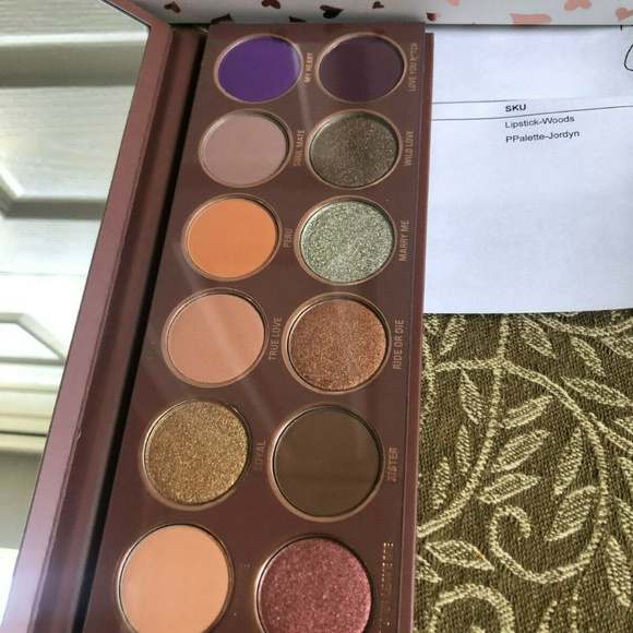 Kylie x Jordyn AUTHENTIC Palette w/ RECEIPT - Picture 5 of 5